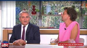 Xavier Bertrand SURPREND dans 
