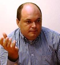 Cursdeguvernare.ro i-a consultat pentru răspunsuri pe economiştii Aurelian Dochia, Daniel Dăianu şi Ionuţ Dumitru. - ionut_dumitru1