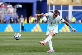 PSG’s second summer signing taking medical today ahead of bargain €6m move