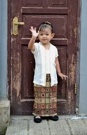 Hasil gambar untuk contoh model kebaya anak modern