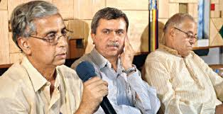 Trilochan Sastry (center), at a press National Election Watch conference - trilochan_sastry_adr_new_2009