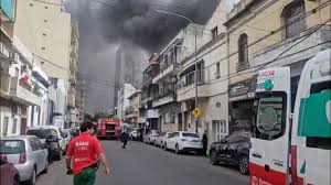 Incendio en Parque Patricios: Evacúan Escuelas y Edificios ¡Urgente!