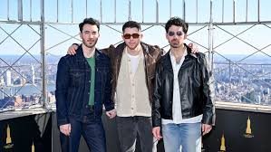 Jonas Brothers Extend "Greetings From Your Hometown" Tour