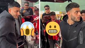 Alexis Vega se equivoca de camioneta en su llegada al aeropuerto