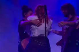 Leire Martínez rompe a llorar en un concierto tras la vuelta de Amaia Montero con La Oreja de Van Gogh: 