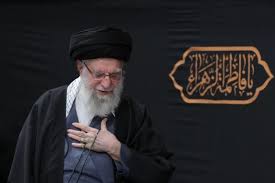 رسانه‌های ایران خبر دادند علی خامنه‌ای دوشنبه در مراسم عزاداری در حسینیه دفترش شرکت کرد