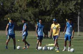 Con la Libertadores en la cabeza, Almirón arma un mix para viajar a Río Cuarto