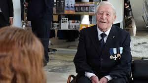 Veteraanipäivän pääjuhlassa kuultiin 100-vuotiaan Viljo Pastilan viesti: ”Kaveria ei jätetä nytkään”