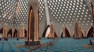 Adzan Magrib Trending: Lonjakan Pencarian Jadwal Maghrib di Bandung, Sukabumi, dan Cirebon