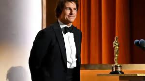Tom Cruise receives award for contributions to the film industry
