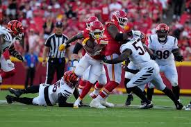 Chiefs RB Pacheco suffered fractured fibula: report