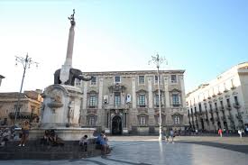 Catania, caso Giovanni Magni: Pd e M5S chiedono le dimissioni del consigliere comunale