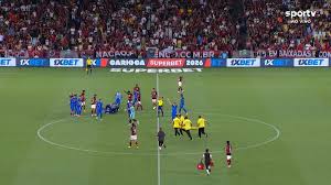 Flamengo 🆚 S. Corrêa: player collapses on pitch at Maracanã