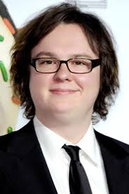 Clark Duke. Hvzute31luqzarqxbtbp044krat