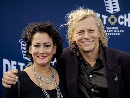 Syb van der Ploeg kiest nu voor gezin boven carrière: 'Andere beleving dan toen ik voor het eerst vader werd'