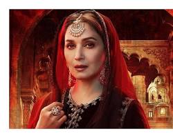 Image of Madhuri Dixit as Bahaar Begum in Kalank