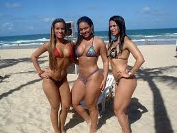 Resultado de imagem para girls beach brazil