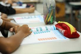 Escola para TEA e previdência privada geram dúvidas no IR; saiba mais