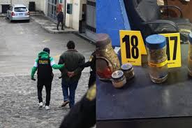 PNC captura a tres personas por narcomenudeo en Quetzaltenango