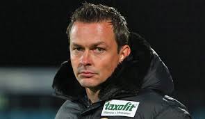 Christian Hock ist nicht länger Trainer bei Zweitligist SV Wehen Wiesbaden. Der 38-Jährige muss wegen der anhaltenden sportlichen Talfahrt seinen Hut nehmen ... - christian-hock-514