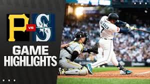 Mariners Edge Pirates in Pitching Duel