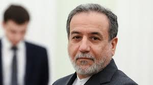 عباس عراقچی پدر شدنش را در تلویزیون علنی کرد | وزیر امور خارجه اسم دخترش را «ایران» گذاشت؟