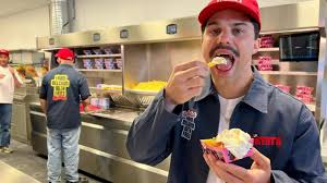 Average Rob lanceert zijn frituurzaak La Patate ook in Oostende