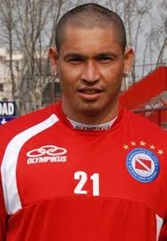 Sin embargo, es casi un hecho que el próximo refuerzo de Guaraní es el delantero paraguayo Fabio Escobar. “Es paraguayo, juega en Argentina y tiene un buen ... - cropped_21__escobar_grande_1035.jpg