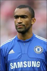 Jose Bosingwa. Jose lining up for a Chelsea fixture - Bosingwa_port_280x42_97182a