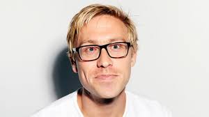 Russell Howard reveals his baby son Felix died shortly after birth — Sky News