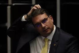 Os dois objetivos e os dois abacaxis que Flávio Bolsonaro tem pela frente nesta semana