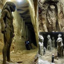 Recently, a shocking discovery was made when archaeologists found giant monsters buried under the sand in Egypt. Ancient lost city unearthed on the Atacama plateau: a historic discovery In a groundbreaking archaeological