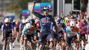 DIRECT. Kuurne-Bruxelles-Kuurne : sans Mathieu van der Poel mais avec Paul Magnier au départ, suivez la course en live