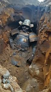 Are giant samurai real? A clip is going viral about the excavation of giant samurai armor in Japan. Samurai Art #samuraicrafts #bushidocode #ninjawarrior #japan #japaneseculture #japanese #bushido