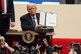 Emergencia Presidencial: ¿Cómo Trump Usa Poderes Extraordinarios en Venezuela? - Imagen principal del artículo