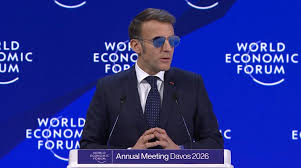 Por que Macron discursou de óculos escuro na Suíça? Entenda
