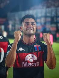 Con el Pity Martinez de arranque, Tigre recibe a la Lepra