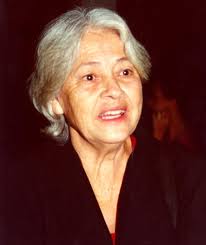 Adélia Luzia Prado Freitas (Divinópolis, 13 de dezembro de 1935) é uma escritora brasileira. Seus textos retratam o cotidiano com perplexidade e encanto, ... - fotoju155-8c