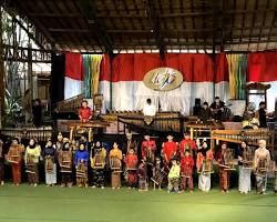 Gambar Saung Angklung Udjo Bandung