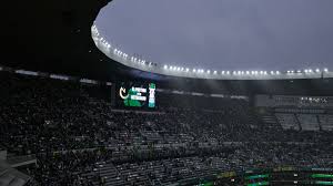 Dernière minute : en raison d’orages, le coup d’envoi du match Mexique-Équateur est reporté