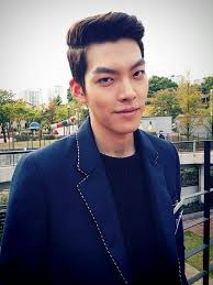Kim Woo Bin smiles for Park Shin Hye on the set of &#39;Heirs&#39;. October 12, 2013 @ 10:30 pm. by starsung - park-shin-hye-kim-woo-bin_1381584039_af_org
