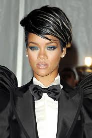 Résultat de recherche d'images pour "coupe de cheveux rihanna diamonds 2015"