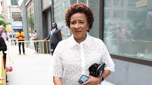 Wanda Sykes Says George Floyd Joke During Kevin Hart Roast Was 'Not Funny'