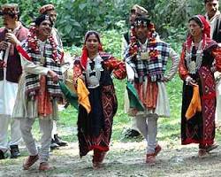 Image of People in Himachali attire