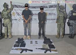 Cae Iván Raymundo Olivas, alias 'El 24', jefe de la facción del grupo criminal 'Chapo Isidro', y 10 más en Sinaloa