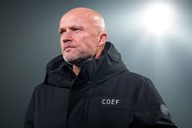 NEC-trainer Dick Schreuder pareert kritiek op vele gewissel in de beker: ‘Als je niet diep genoeg in het voetbal zit, zal je dit niet begrijpen’