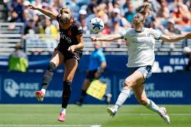 Reign take on Bay FC as they fight for playoff spot
