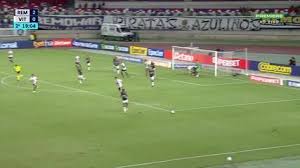 Vídeo: Aos 19 min do 2º tempo - cabeceio defendido de Baralhas do Vitória contra o Remo | futebol | ge