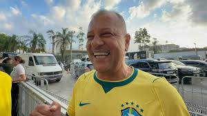 Pai de convocado de Ancelotti diz que filho 'deveria estar há mais tempo' na Seleção