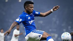 Arroyo completa 50 jogos com a camisa do Cruzeiro